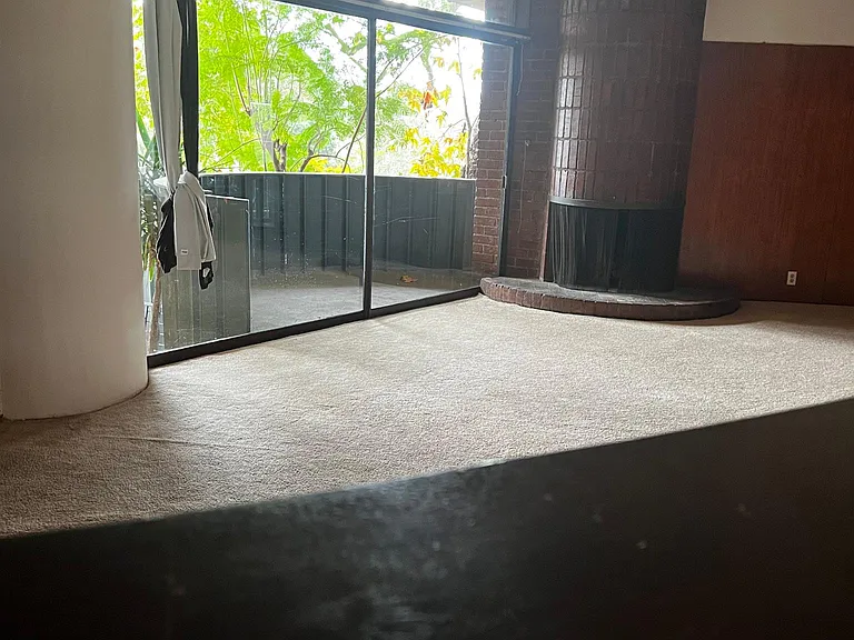 10919 Strathmore Dr #4 — Photo 3