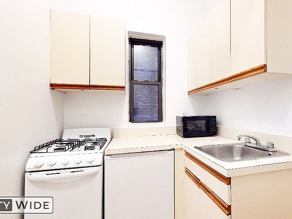 3rd image of 233 E 81st St APT 2C