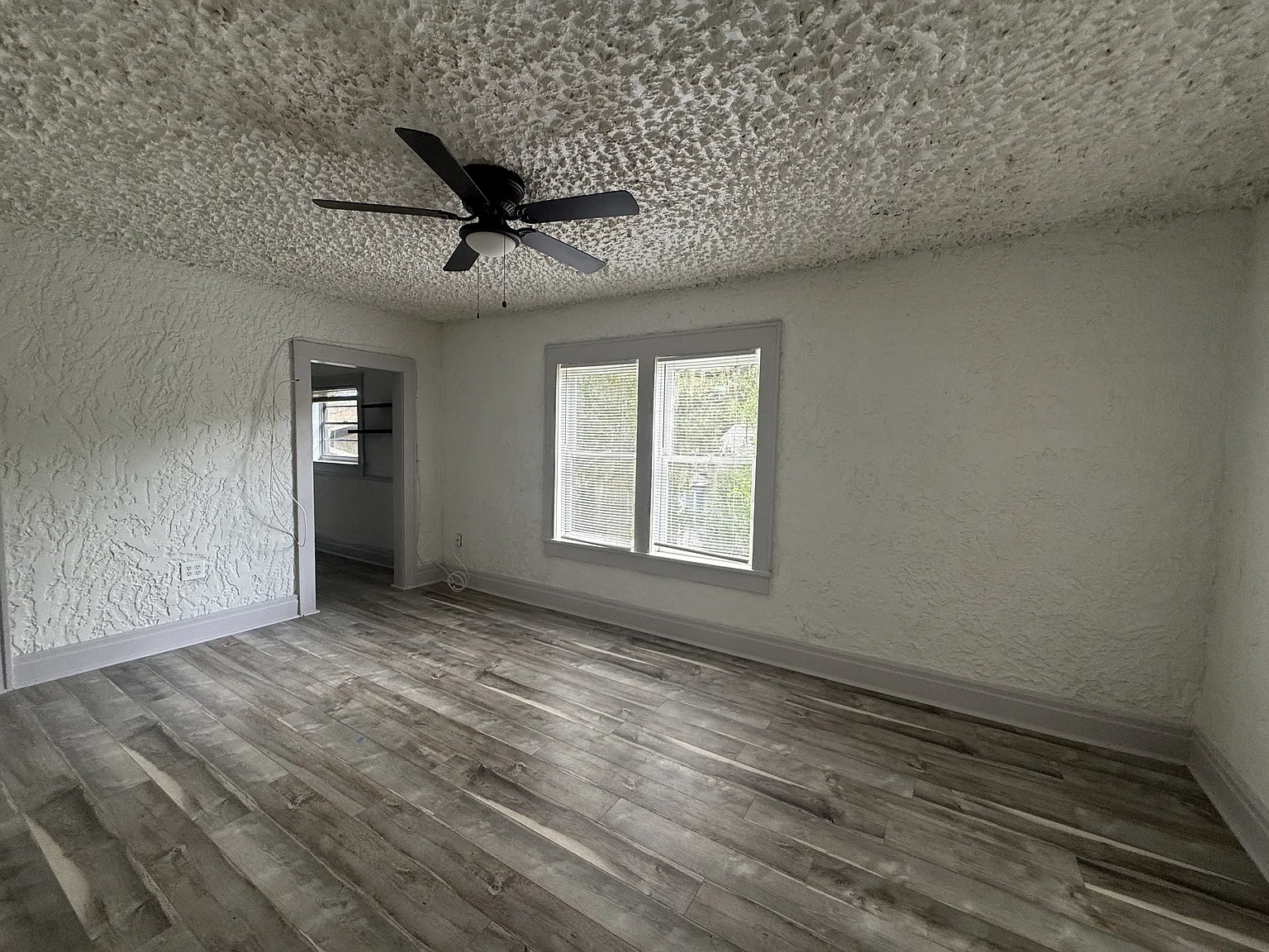 669 Avenue B NW Apt 7 - 7 — Photo 2