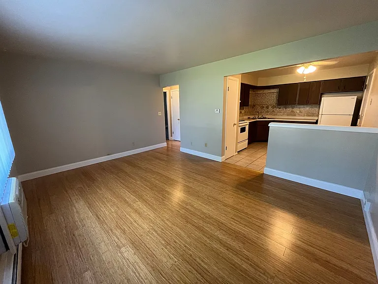 N113W15477 Francese Dr — Photo 2