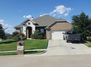 832 Big Willow Dr, Saginaw, TX 76179