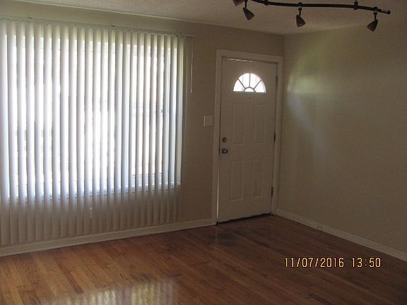 4th image of 401 Greenbay Ave