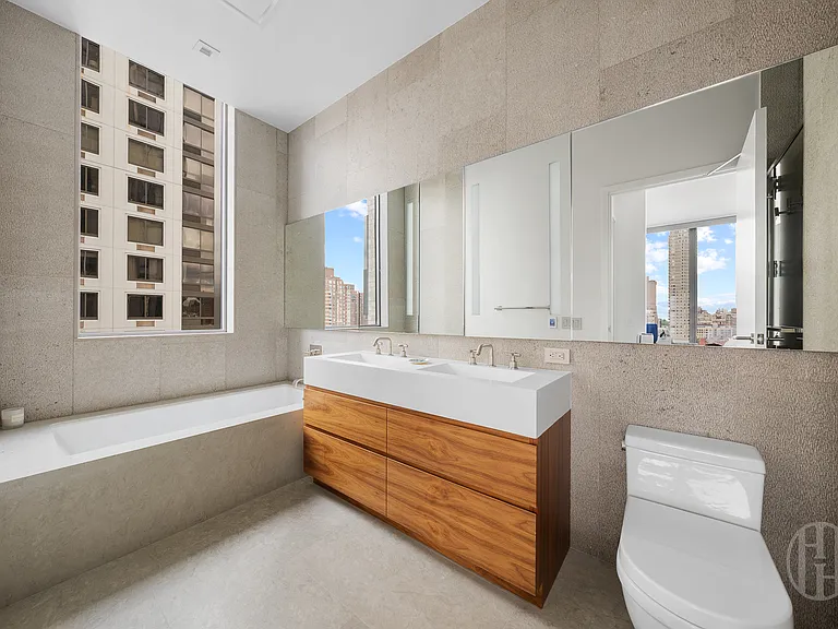 360 E 89th St #22A — Photo 9