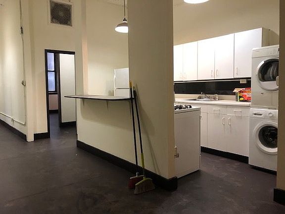 5th image of 131 W 14th St APT 3