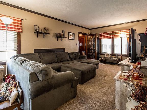 5th image of 71 Harcourt Dr
