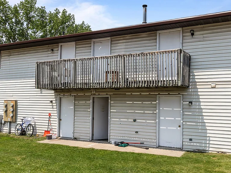 Moraine Terrace Apartments — Photo 18