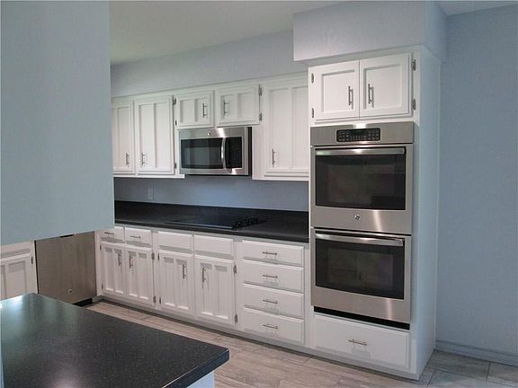 5th image of 6400 Devonshire Dr