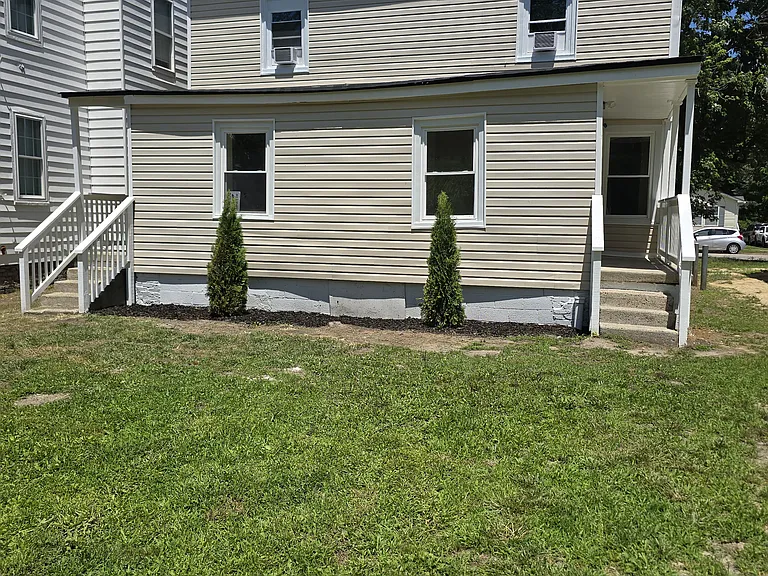1144 Farmer St #B — Photo 2