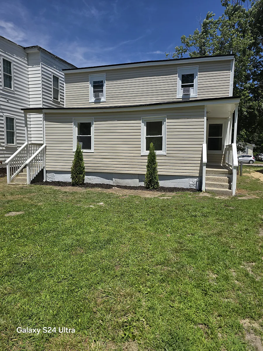 Building Photo - 1142 Farmer St #B