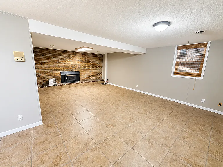1237 Tanglewood Dr — Photo 18