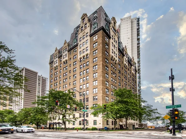 6101 N Sheridan Rd APT 10C, Chicago, IL 60660
