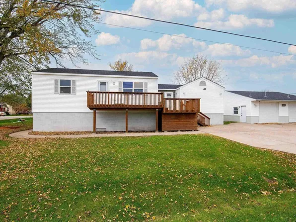 918 172nd St N, East Moline, IL 61244