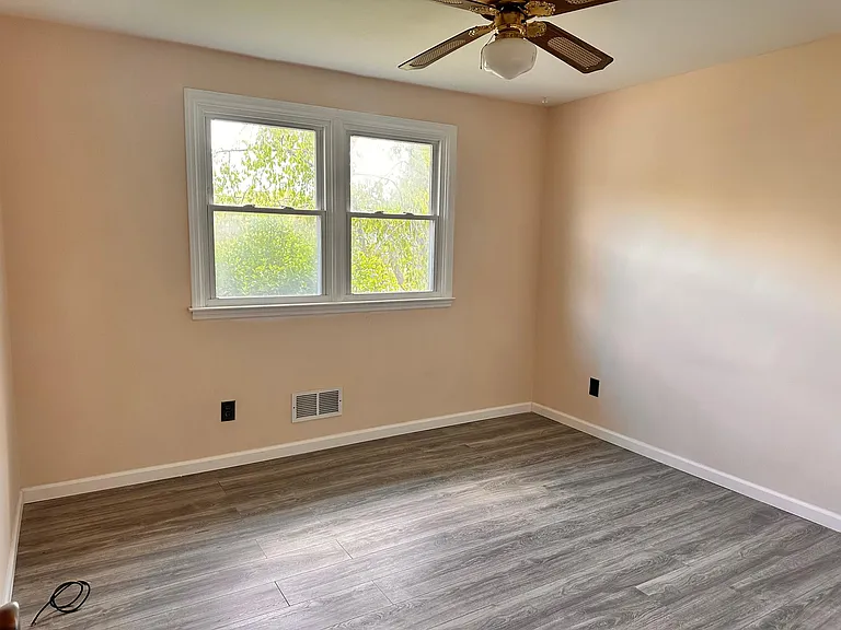 1600 Afton Dr — Photo 21