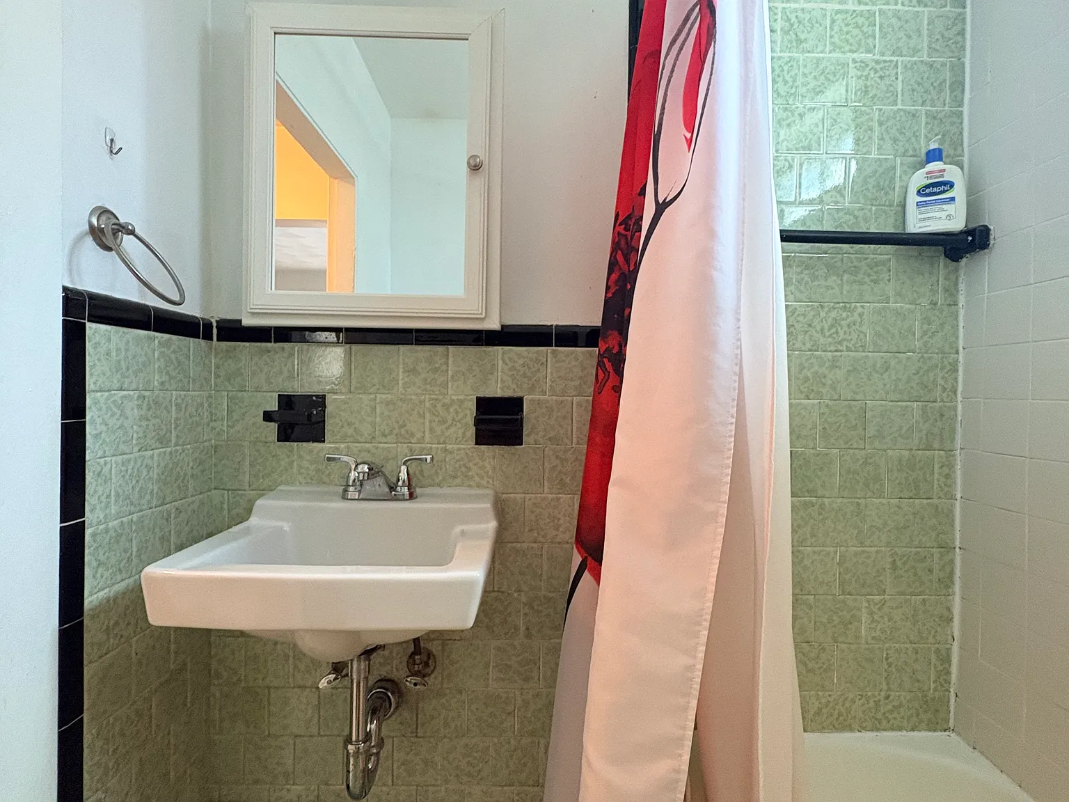 2 bed, $2,400 — Photo 2