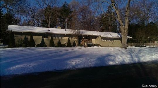 1st image of 32345 Drury Ln