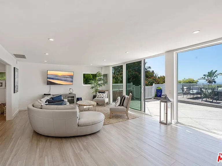 31518 Broad Beach Rd — Photo 8