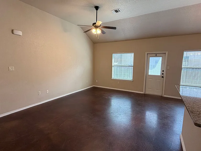 708 Saengerhalle Rd — Photo 5