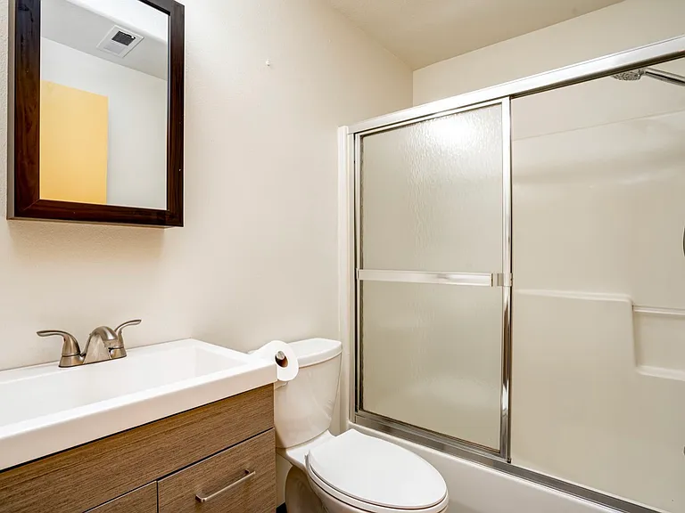 8610 SE Brooklyn St — Photo 5