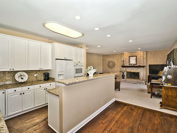 3rd image of 25020 N Abbey Glenn Dr