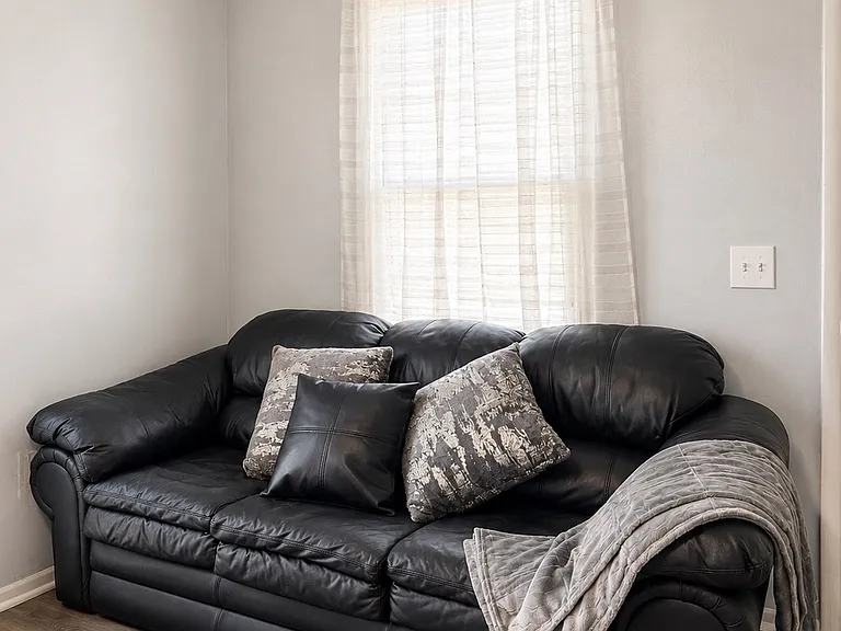 5525 Eulala Dr — Photo 1