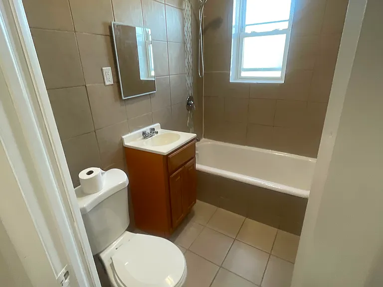 220 Roseville Ave #401AAA — Photo 3