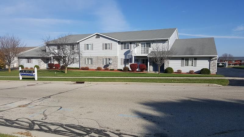 1st image of 2111 Meadow Ct APT 3