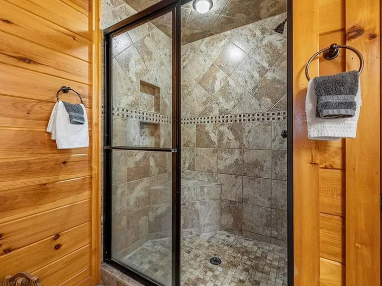 13 Camden Way — Photo 16
