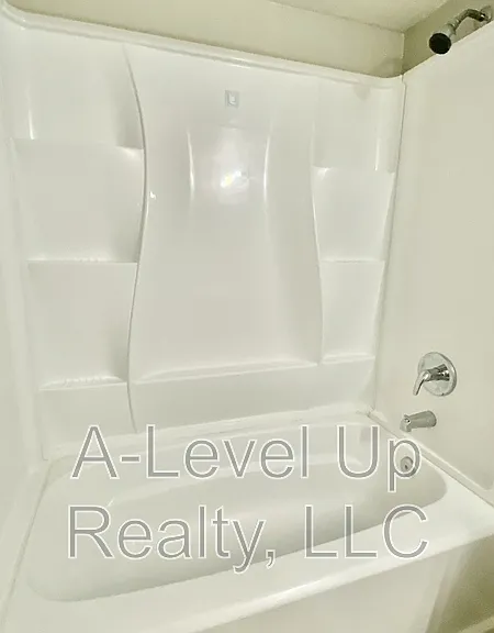 403 E Thoroughbred St — Photo 30