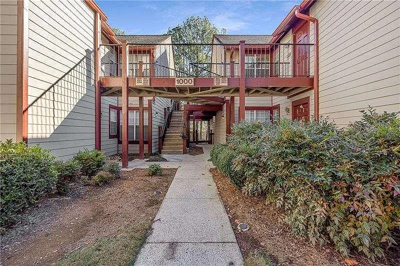 Photo 1 of 9 - 1004 Sandy Lane Dr #1004 - Alpharetta, GA Primary Photo - 1004 Sandy Lane Dr #1004