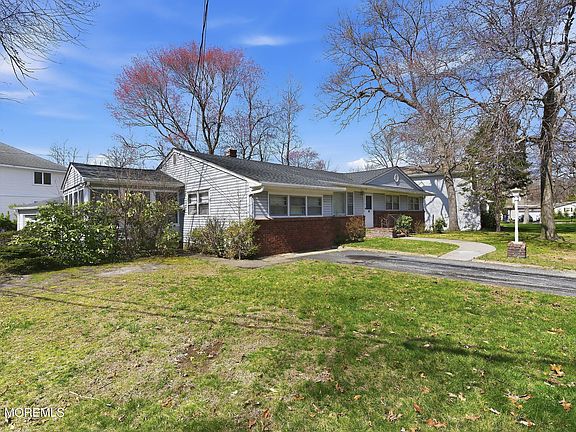 2nd image of 813 Roseld Avenue
