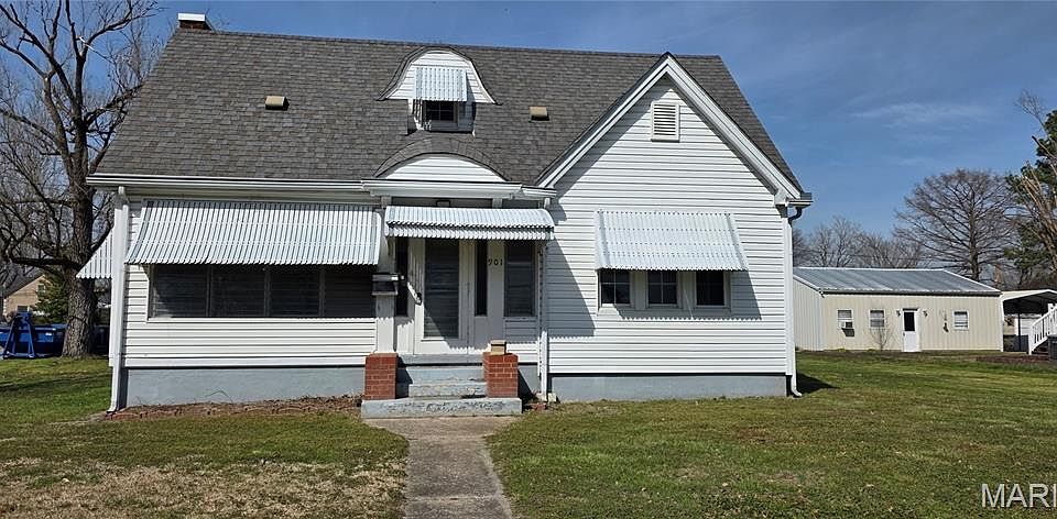 1st image of 901 E Main St