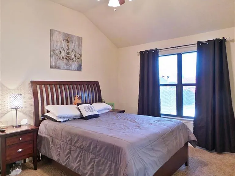 2711 Silver Oak Dr — Photo 18