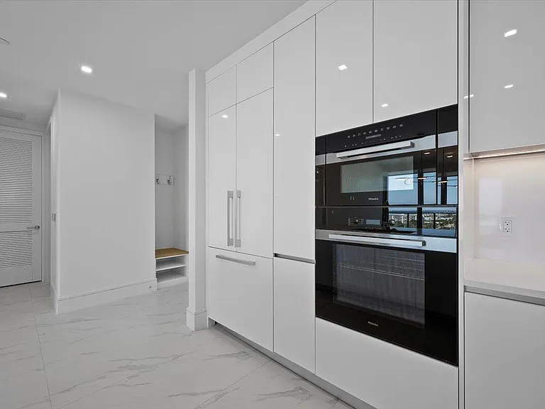 220 Lake Shore Dr #1113 — Photo 7