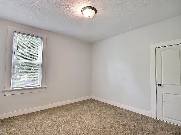 815 Eckart St — Photo 6