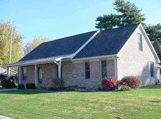 303 Trotters Ct, Knightstown, IN 46148