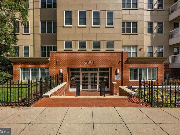 2nd image of 2001 12th St NW APT 407