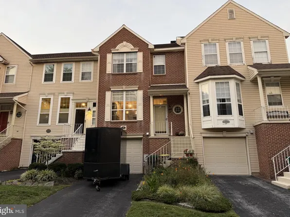 908 N Waterford Ln, Wilmington, DE 19808