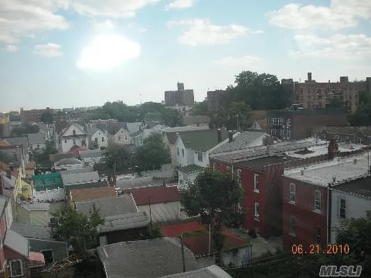 Sold by Douglas Elliman | media 10