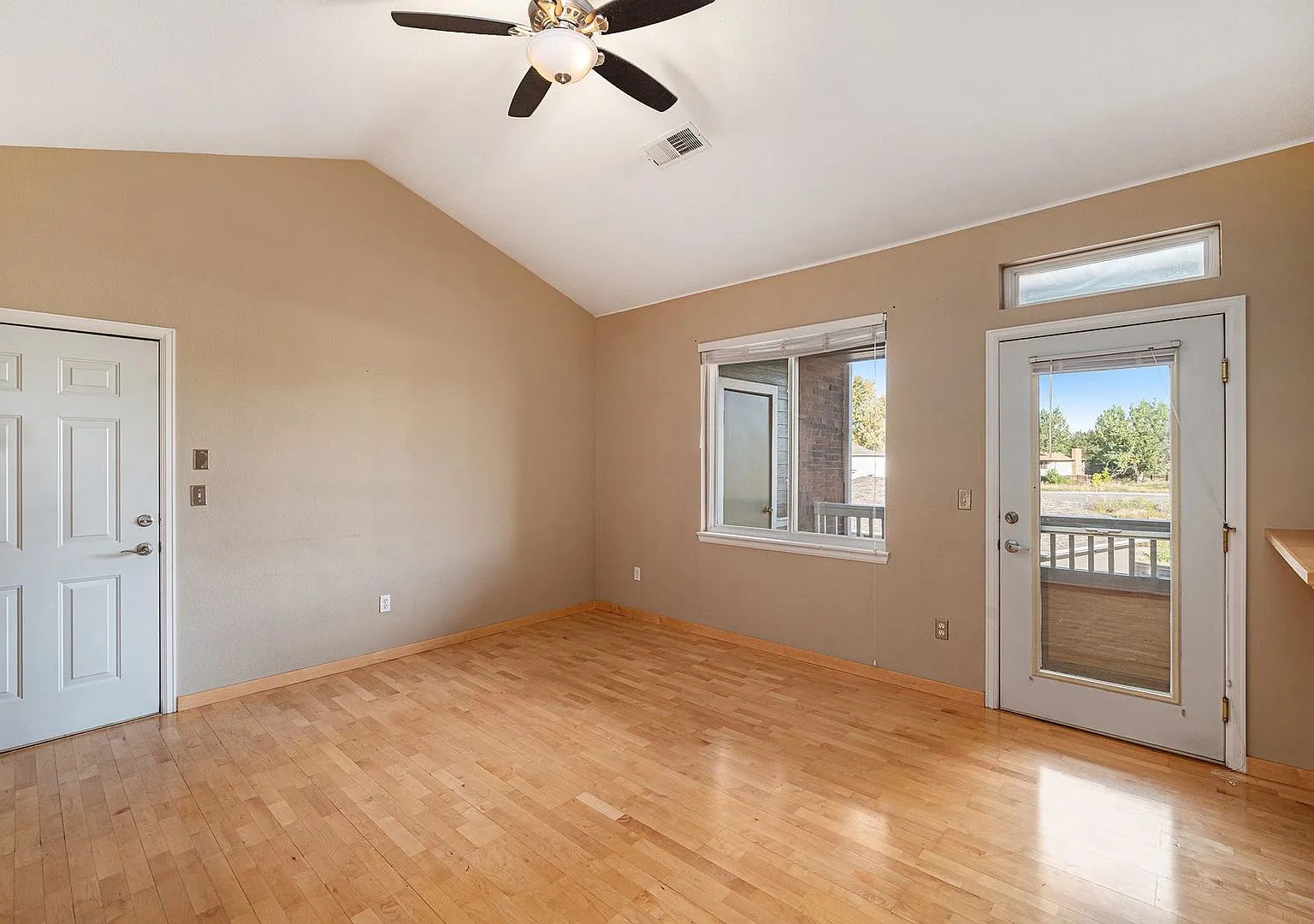3-Bedroom Condo — Photo 4
