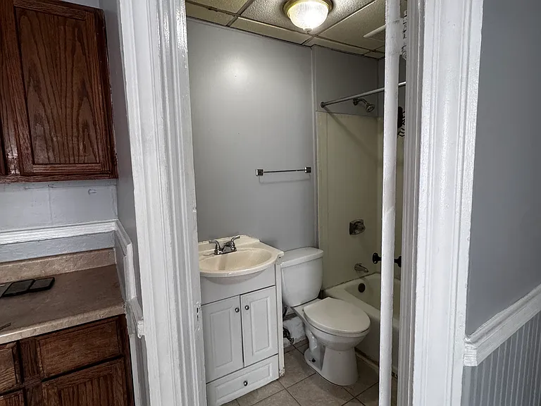 709 Stanley St #3 — Photo 4