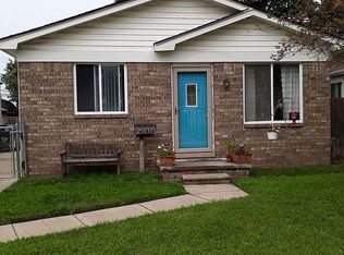 29031 Tawas St, Madison Heights, MI 48071