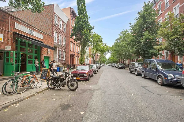 Rented by MNS | media 28