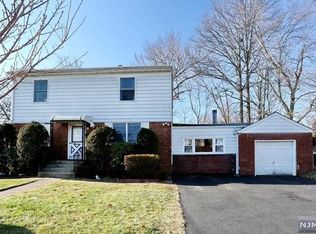 96 Stratford Rd, Dumont, NJ 07628
