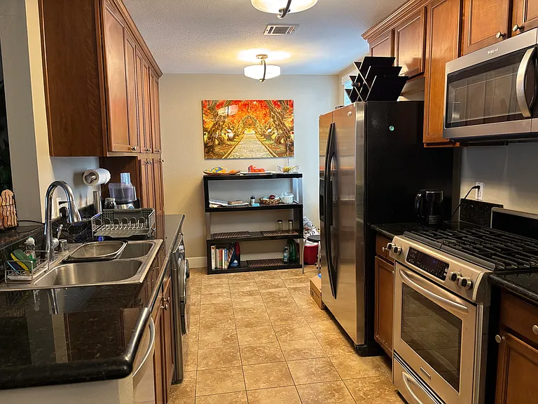 1430 Colby Ave #205 — Photo 10