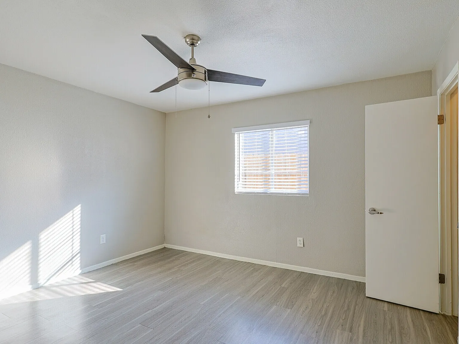 1 bed, 650 sqft, $1,050 — Photo 3