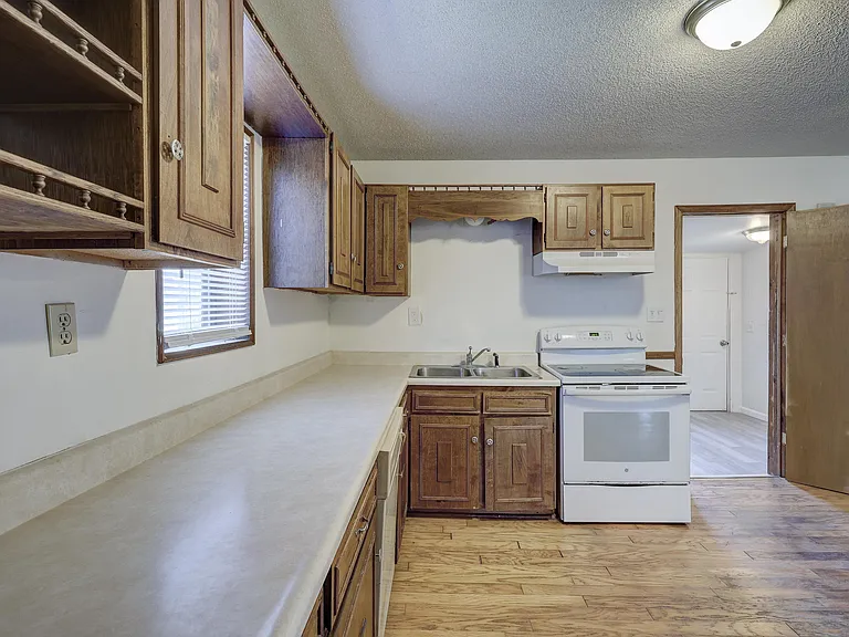 3801 Cresswell Ave — Photo 23