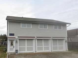 1662 Fairfield Beach Rd, Fairfield, CT 06824