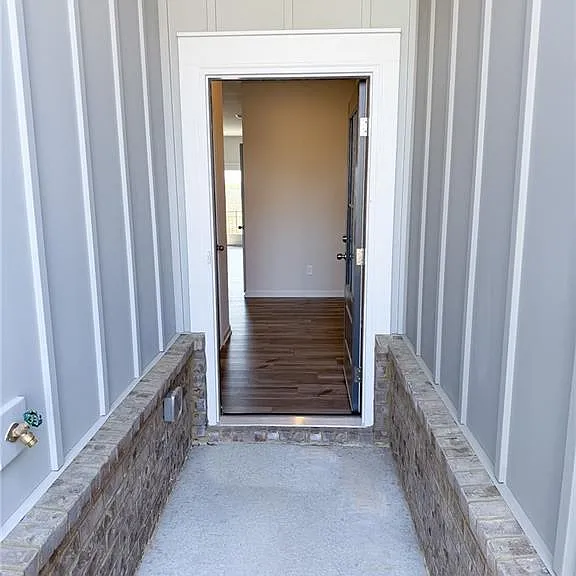1011 Stiles Ct — Photo 2