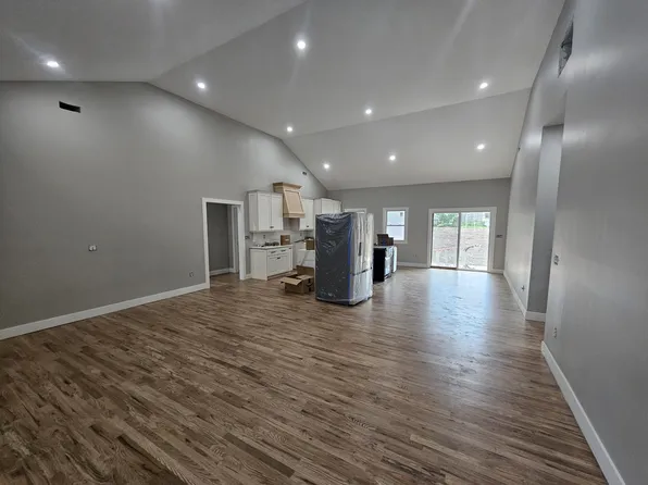 17119 Monte Verde Dr, Belton, MO 64012