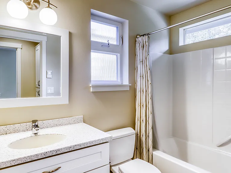 690 Wintersweet Rd NE — Photo 16